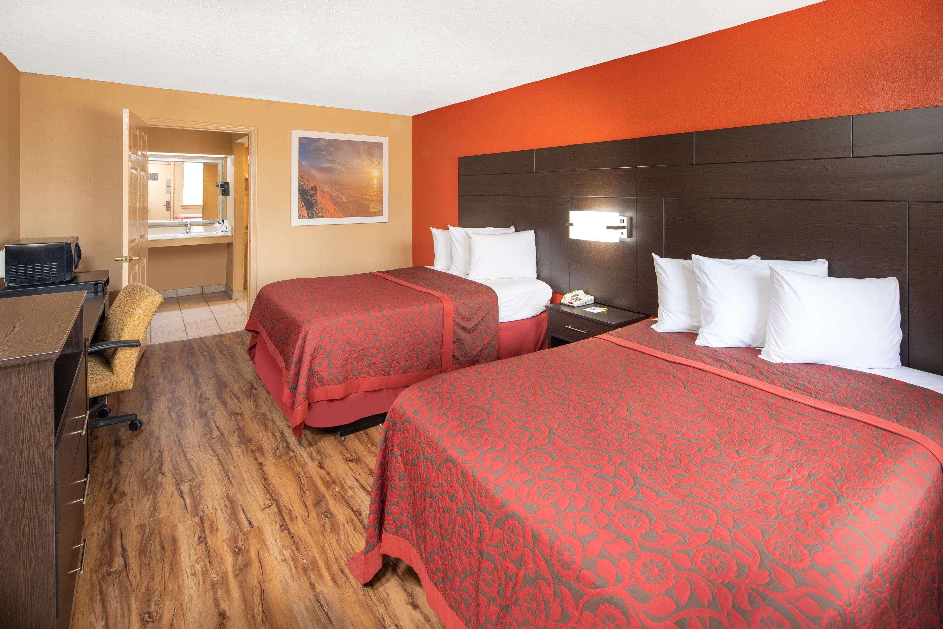 Days Inn By Wyndham Tupelo Exterior photo