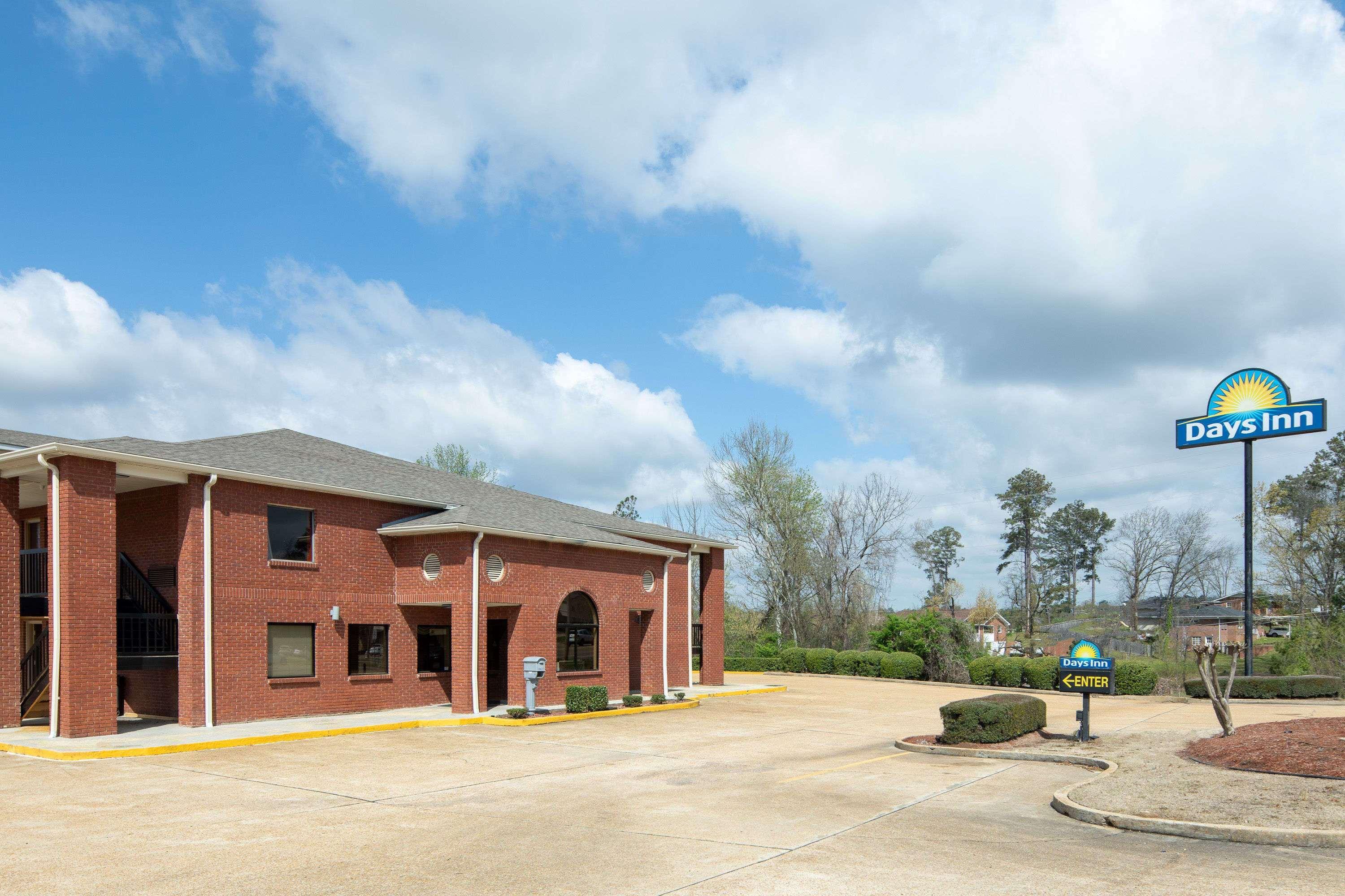 Days Inn By Wyndham Tupelo Exterior photo